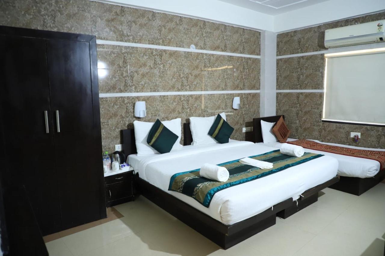 Hotel Tara Palace By Goyal Hoteliers Agra  Buitenkant foto