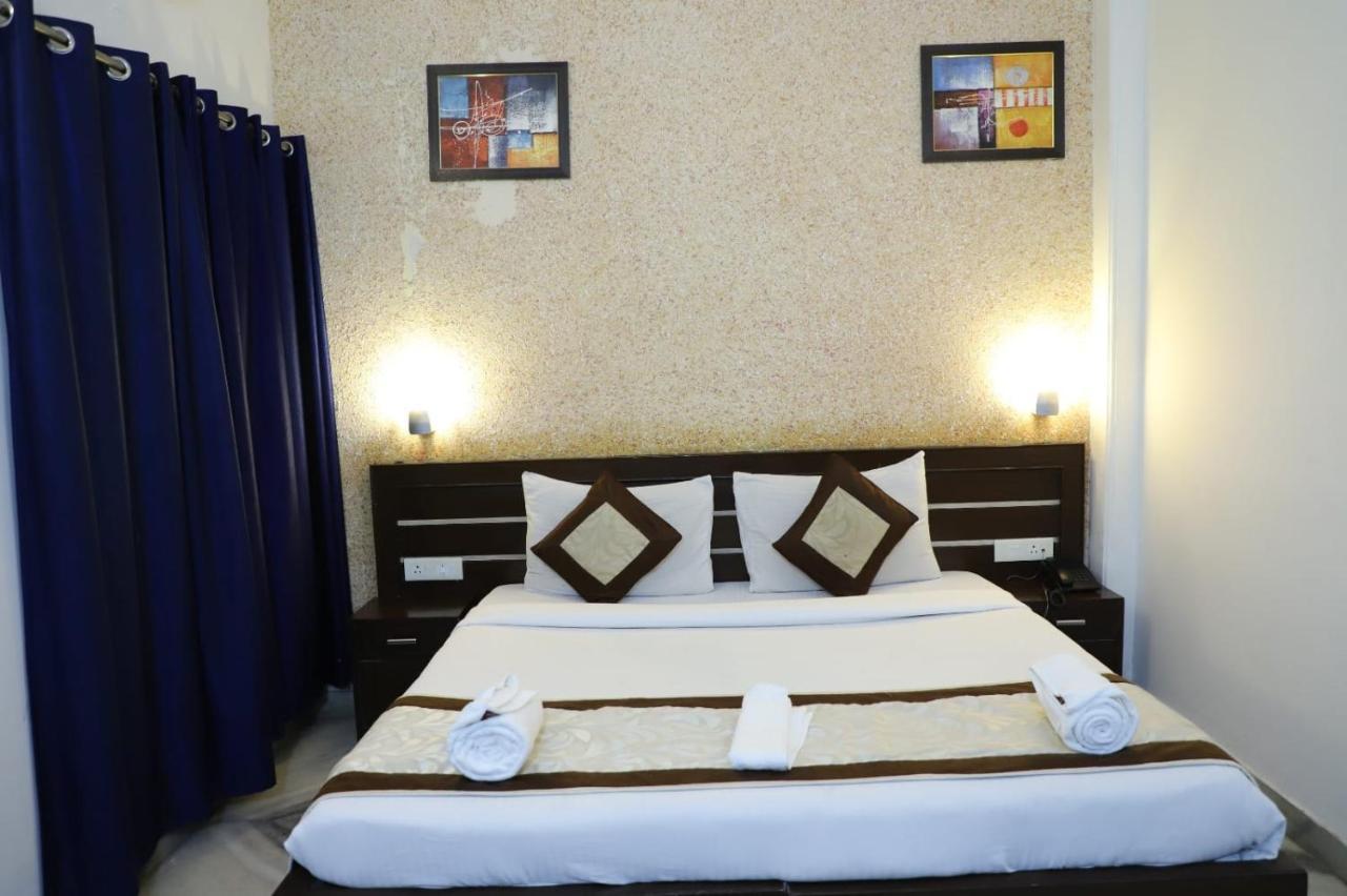 Hotel Tara Palace By Goyal Hoteliers Agra  Buitenkant foto