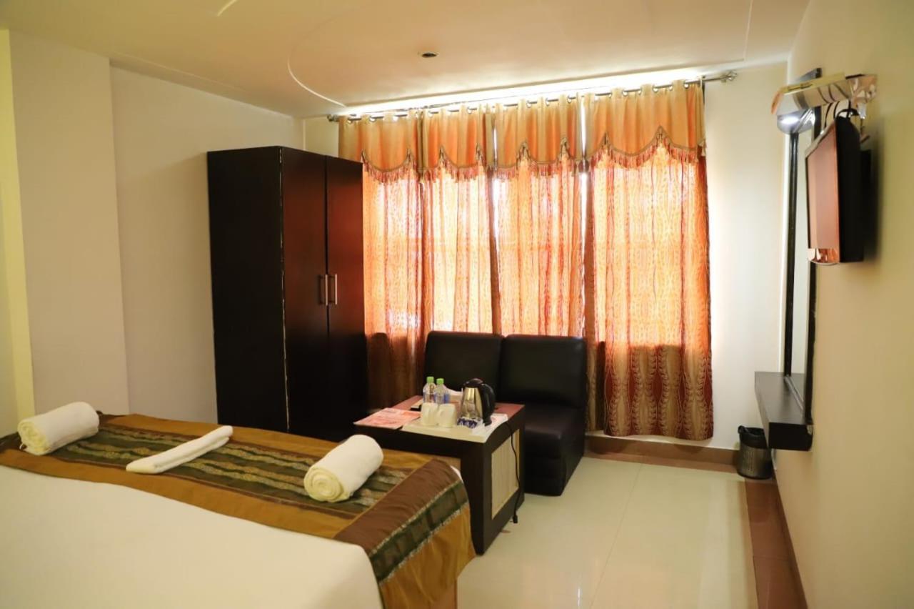 Hotel Tara Palace By Goyal Hoteliers Agra  Buitenkant foto