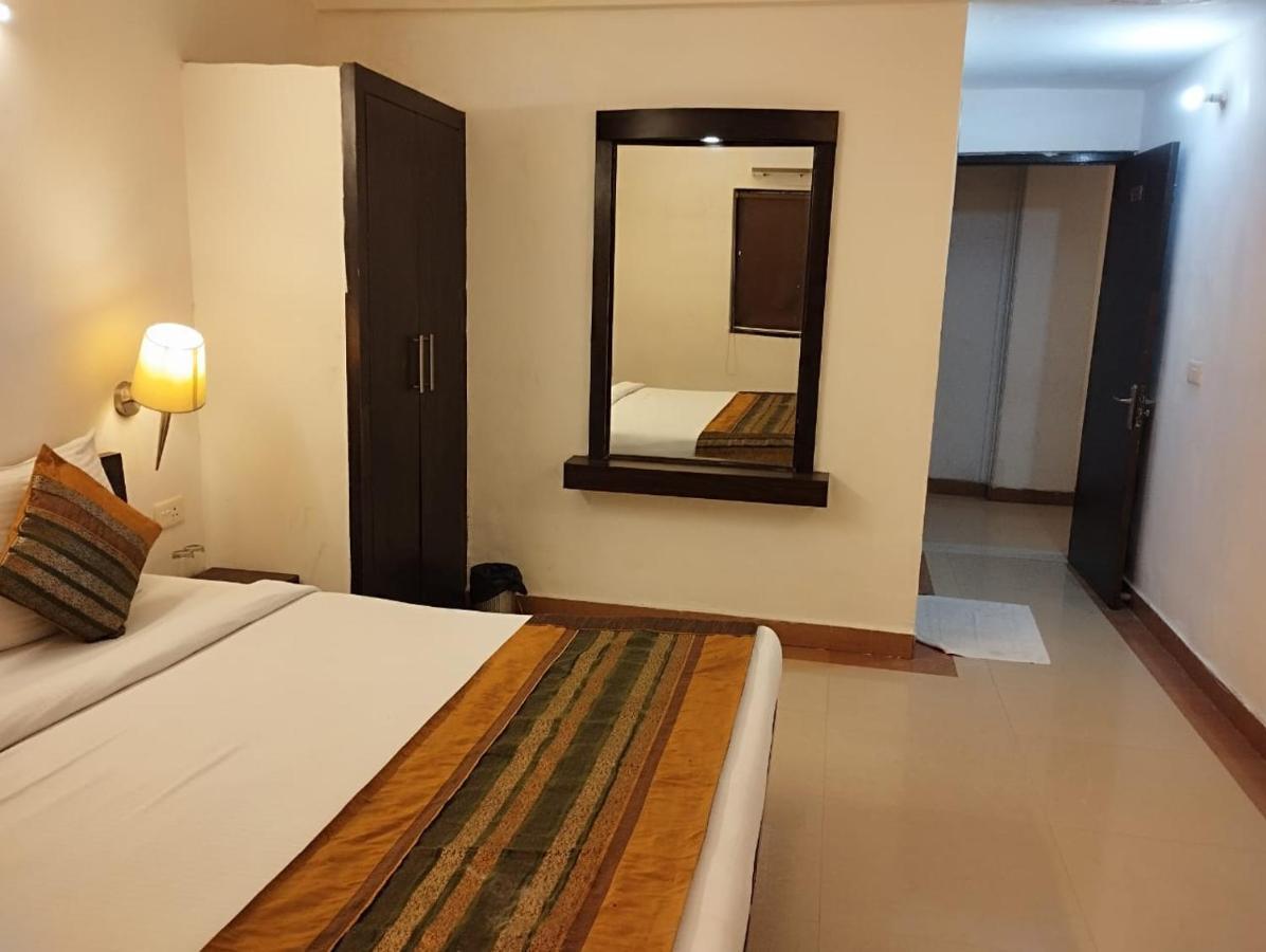 Hotel Tara Palace By Goyal Hoteliers Agra  Buitenkant foto