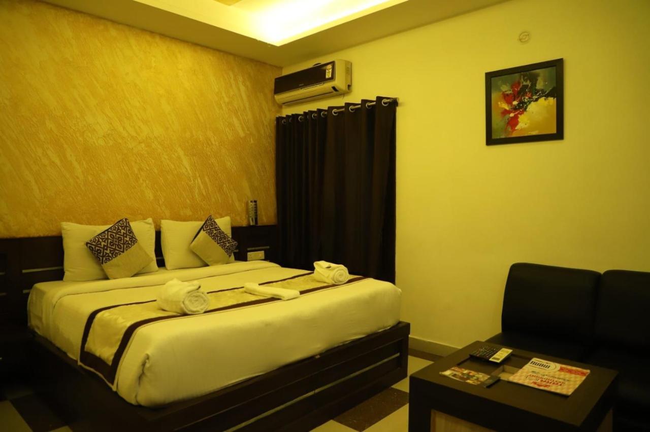 Hotel Tara Palace By Goyal Hoteliers Agra  Buitenkant foto