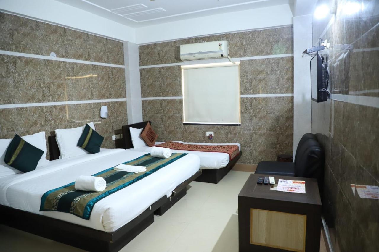 Hotel Tara Palace By Goyal Hoteliers Agra  Buitenkant foto