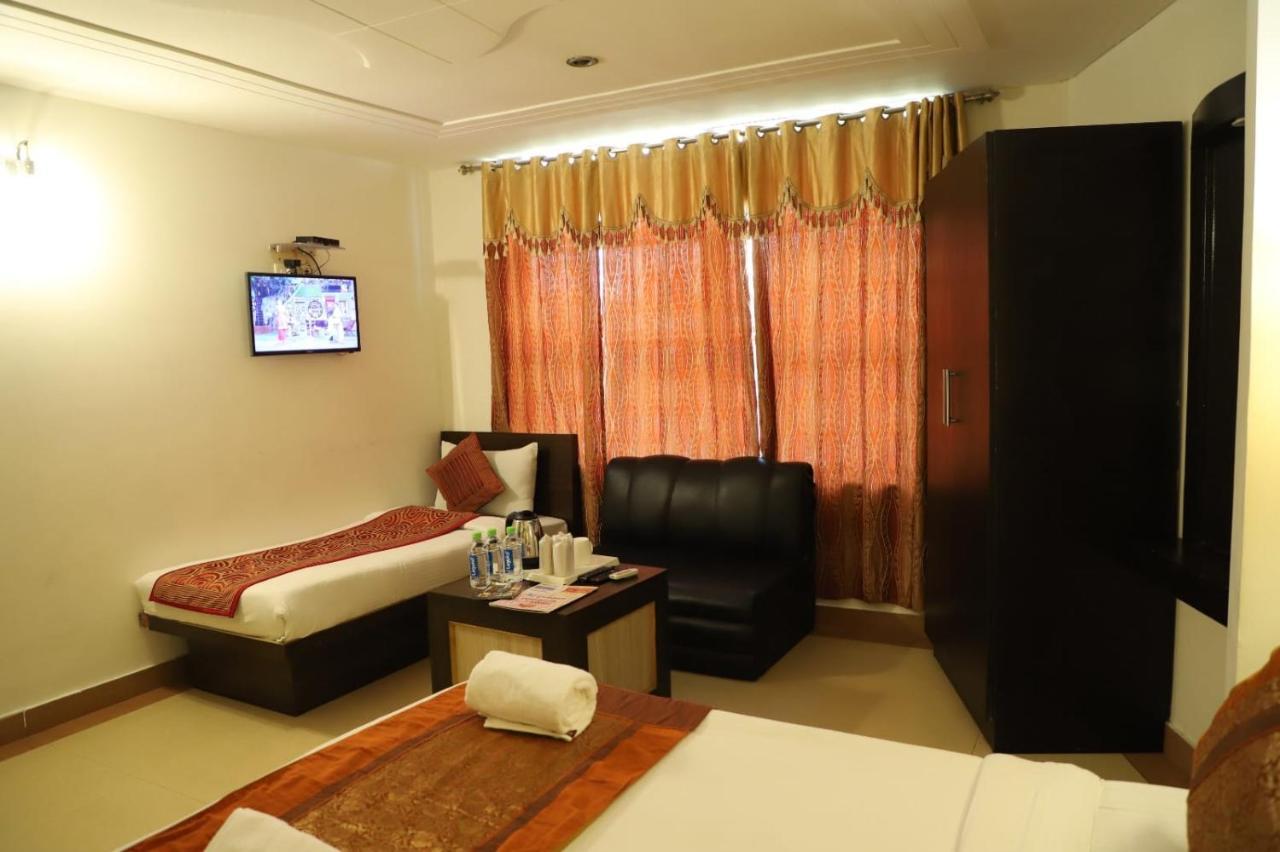 Hotel Tara Palace By Goyal Hoteliers Agra  Buitenkant foto