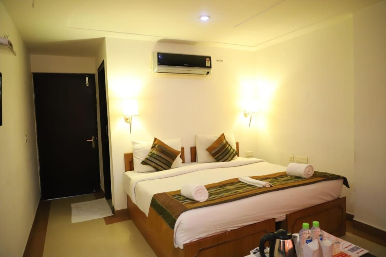 Hotel Tara Palace By Goyal Hoteliers Agra  Buitenkant foto