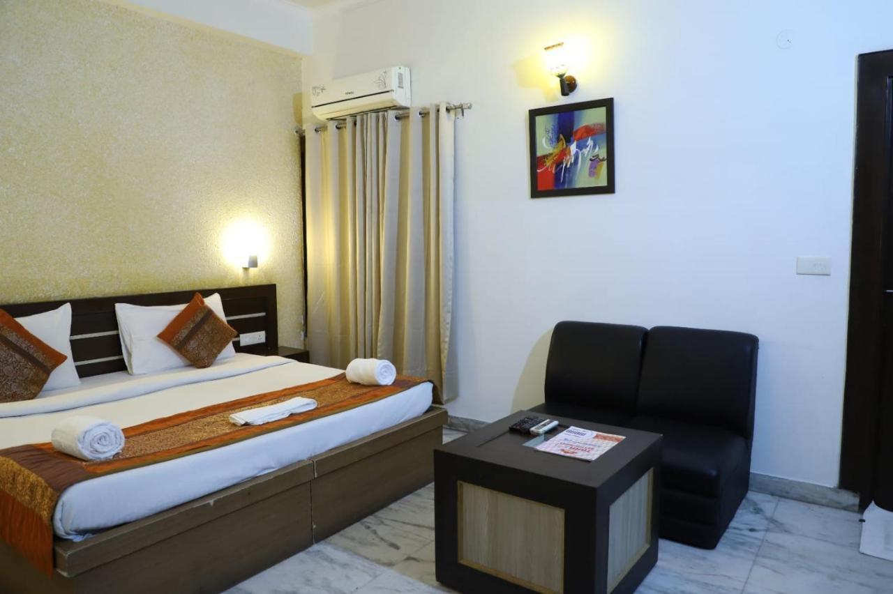 Hotel Tara Palace By Goyal Hoteliers Agra  Buitenkant foto