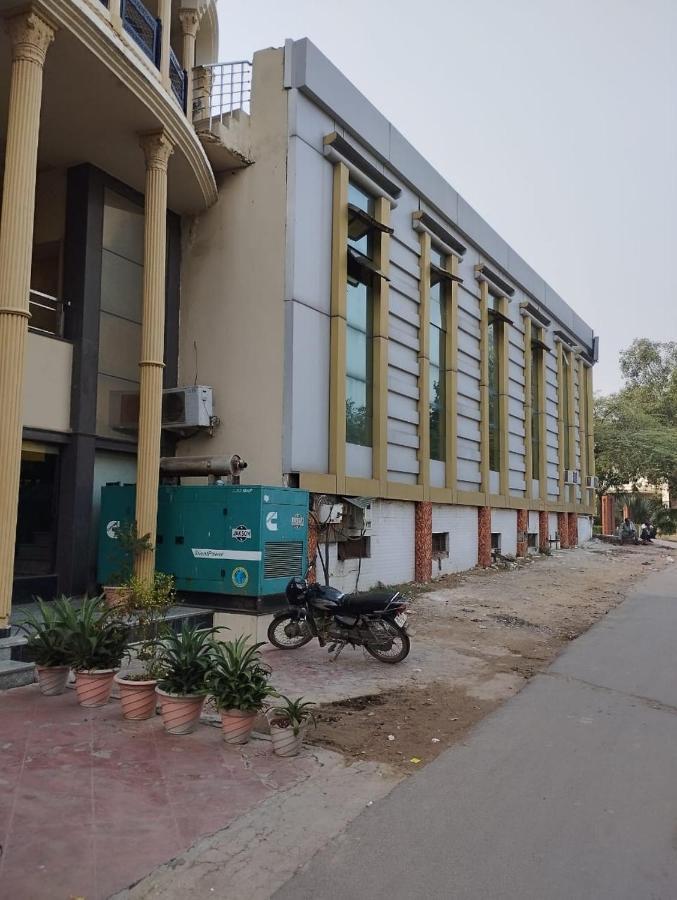 Hotel Tara Palace By Goyal Hoteliers Agra  Buitenkant foto