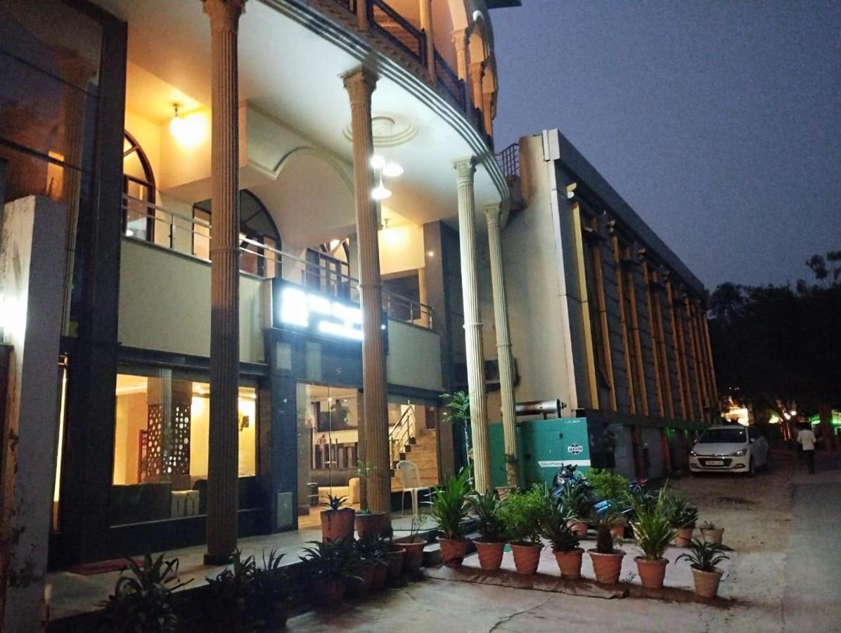 Hotel Tara Palace By Goyal Hoteliers Agra  Buitenkant foto